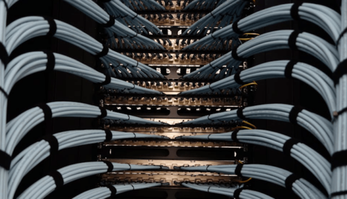 Supercomputador. Imagem: panumas nikhomkhai